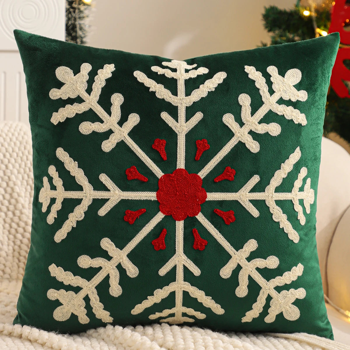 Funda de almohada bordada, decoración navideña, terciopelo suave, árbol de Navidad, copo de nieve, granja de invierno, hogar,